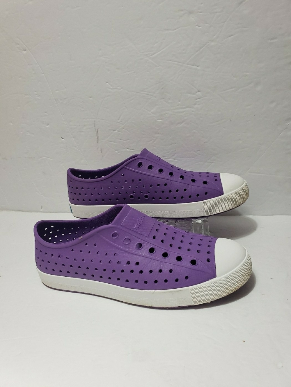 NATIVE *Jefferson* Starfish Purple Shoes Junior Size 6